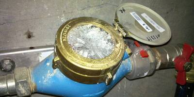 Mráz udeřil plnou silou. Máte svůj vodoměr dostatečně chráněný?